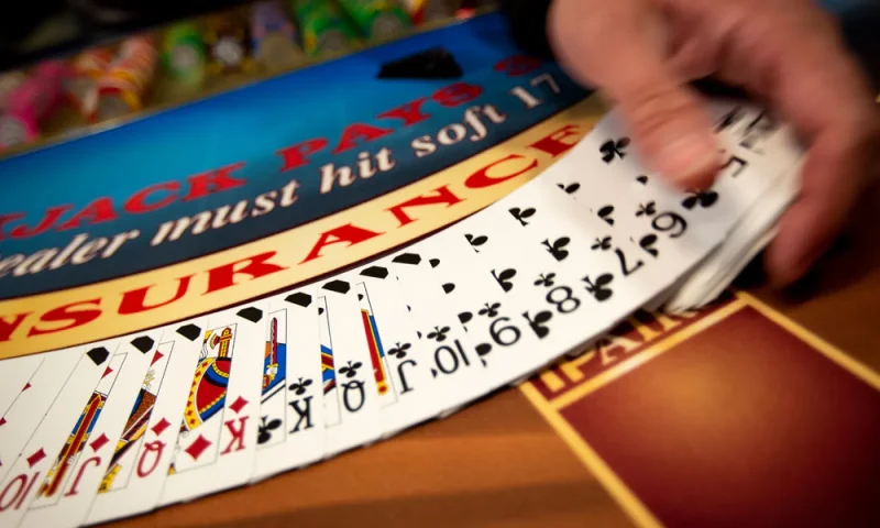 Người chơi cược european blackjack sẽ không mất tiền cược khi đặt vào số tiền bằng nhau